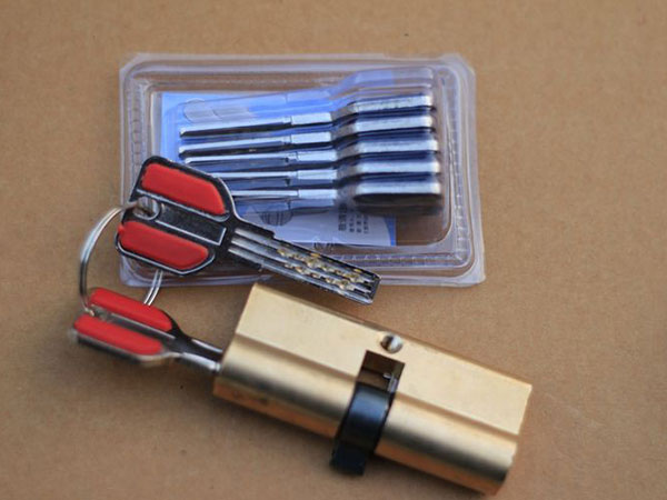 博乐24小时上门开锁公司